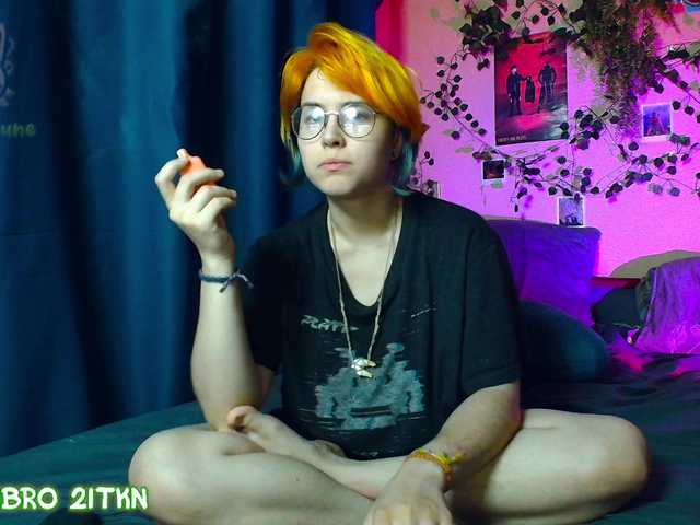 Tricky-Kitsune live cam on BongaCams