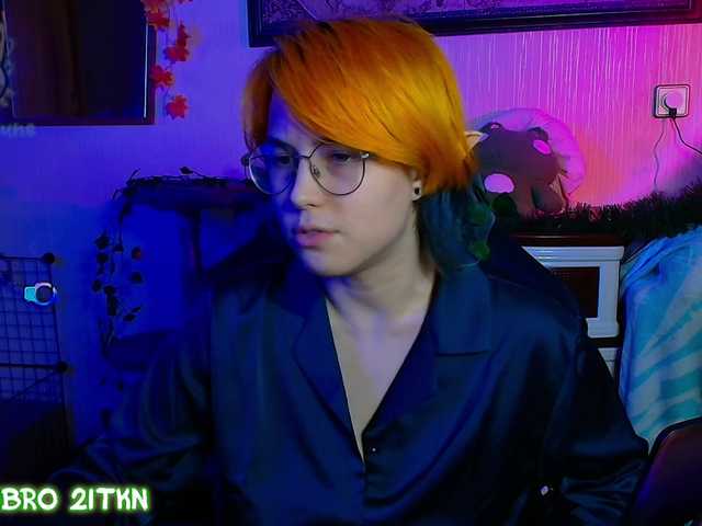 Tricky-Kitsune live cam on BongaCams