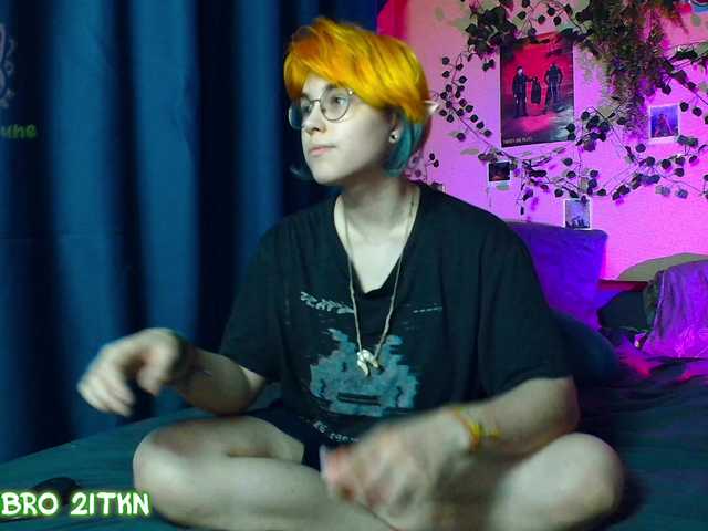 Tricky-Kitsune live cam on BongaCams