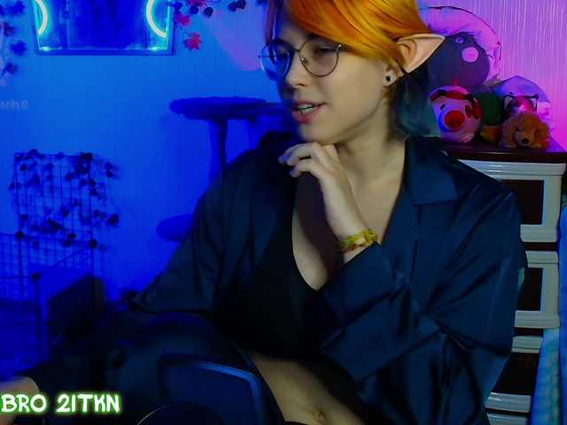 Tricky-Kitsune live cam on BongaCams