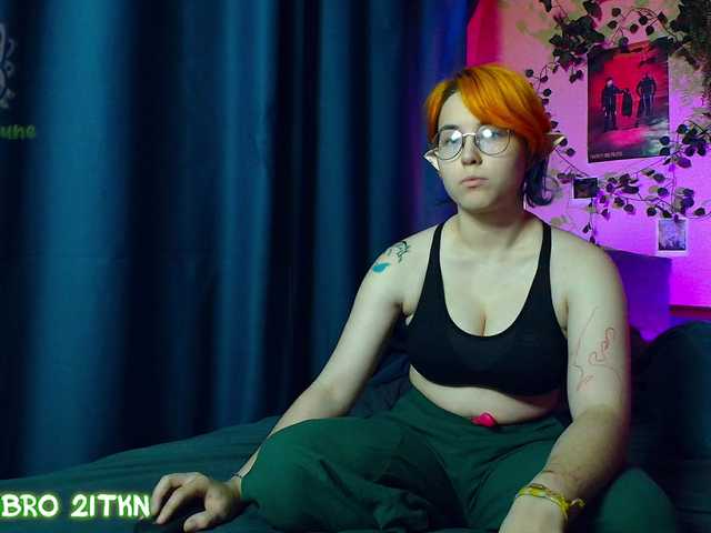 Tricky-Kitsune live cam on BongaCams