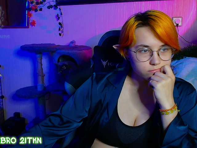 Tricky-Kitsune live cam on BongaCams