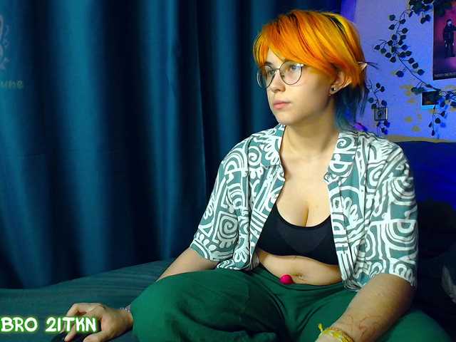 Tricky-Kitsune live cam on BongaCams