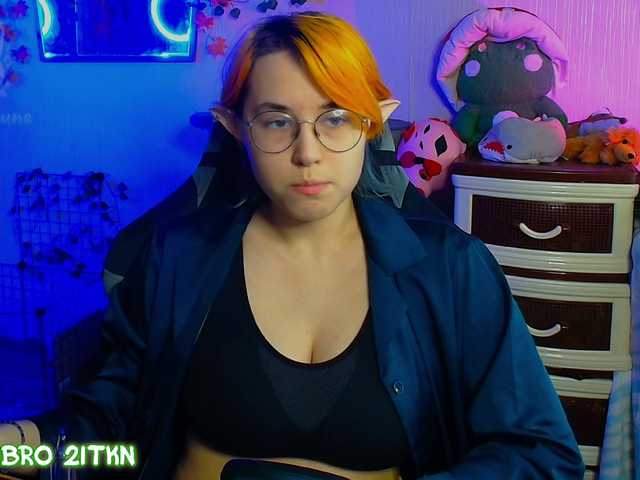 Tricky-Kitsune live cam on BongaCams