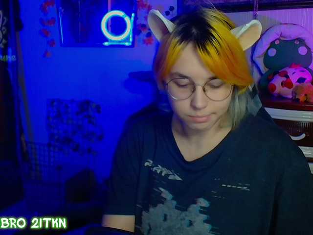 Tricky-Kitsune live cam on BongaCams