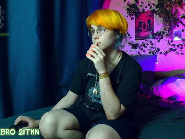 Tricky-Kitsune live cam on BongaCams
