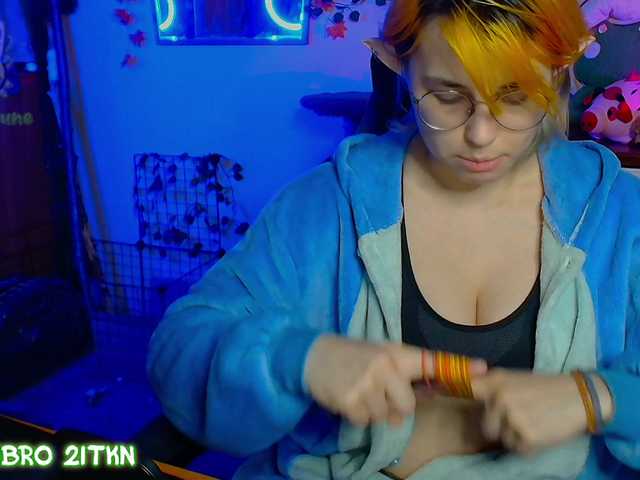 Tricky-Kitsune live cam on BongaCams