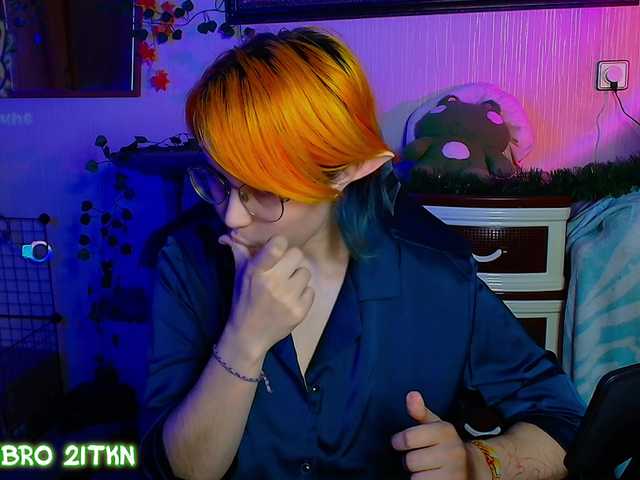 Tricky-Kitsune live cam on BongaCams