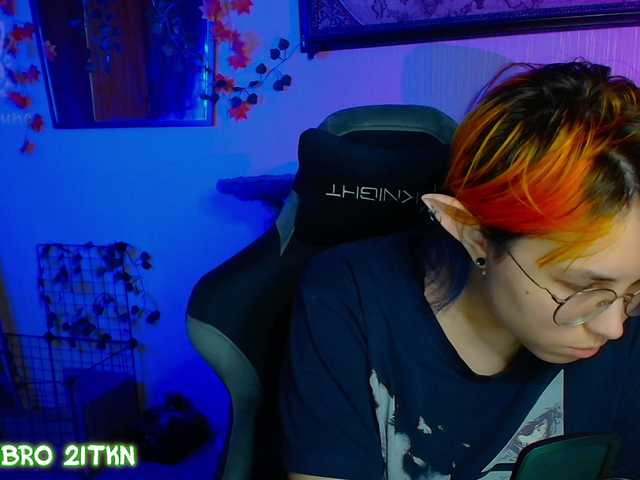 Tricky-Kitsune live cam on BongaCams