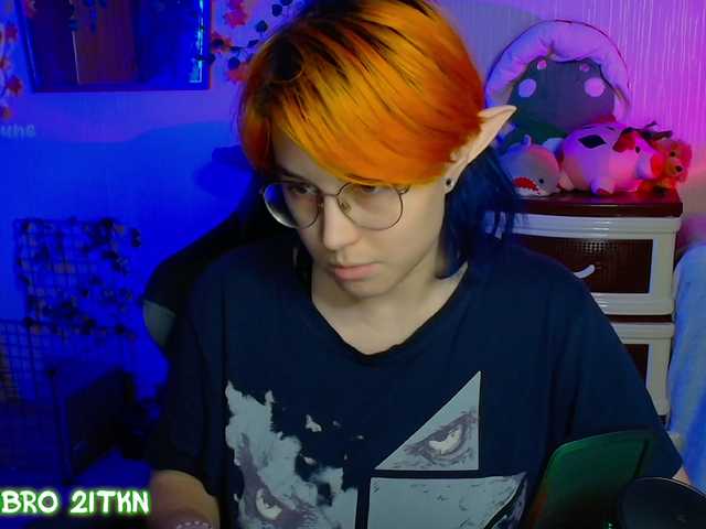 Tricky-Kitsune live cam on BongaCams