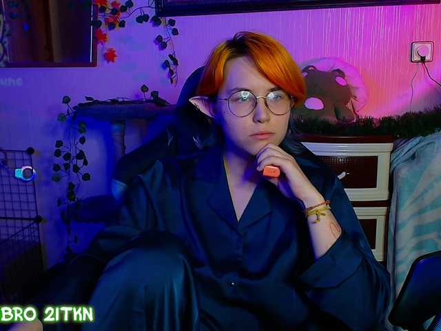 Tricky-Kitsune live cam on BongaCams