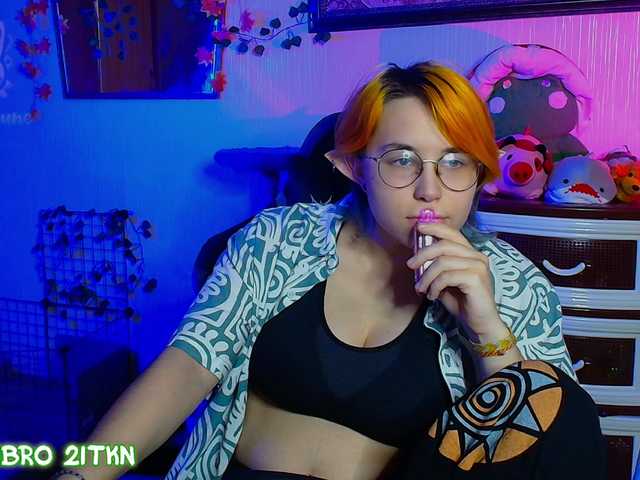 Tricky-Kitsune live cam on BongaCams