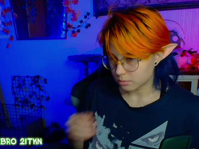 Tricky-Kitsune live cam on BongaCams