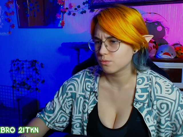 Tricky-Kitsune live cam on BongaCams