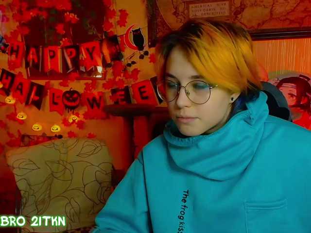 Tricky Kitsune live cam