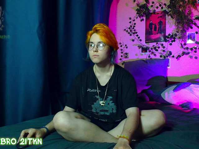Tricky-Kitsune live cam on BongaCams