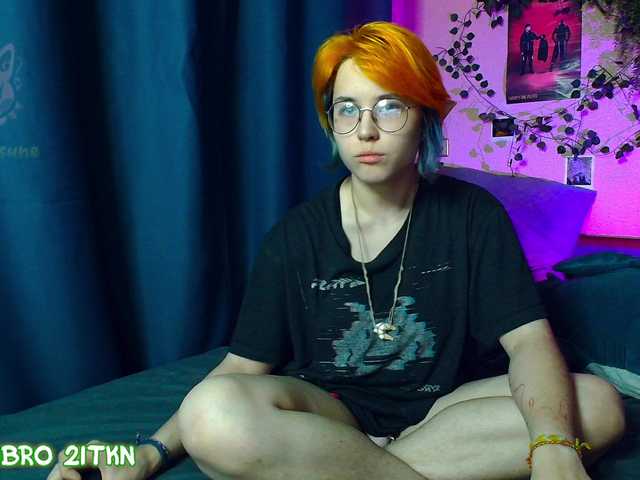 Tricky-Kitsune live cam on BongaCams