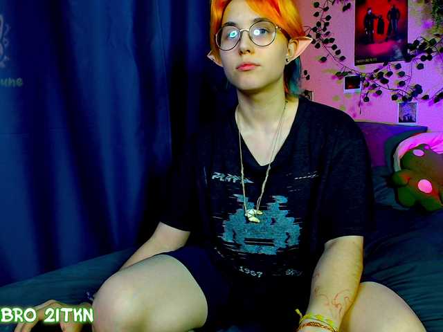 Tricky-Kitsune live cam on BongaCams