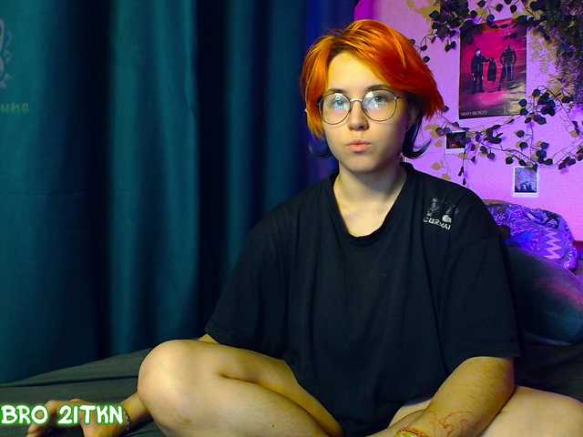 Tricky-Kitsune live webcam show