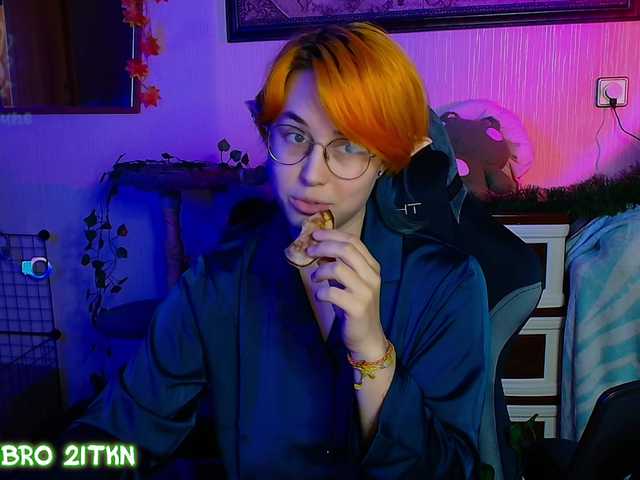 Tricky-Kitsune live cam on BongaCams