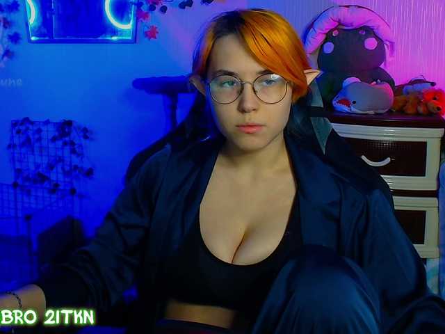 Tricky-Kitsune live cam on BongaCams