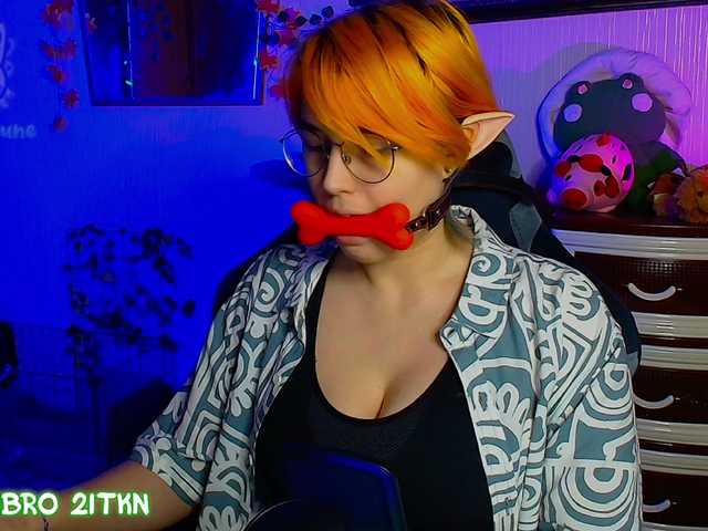 Tricky-Kitsune live cam on BongaCams