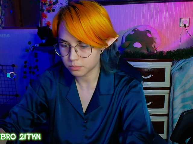Tricky-Kitsune live cam on BongaCams