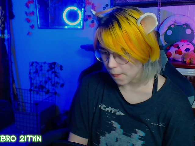 Tricky-Kitsune live cam on BongaCams