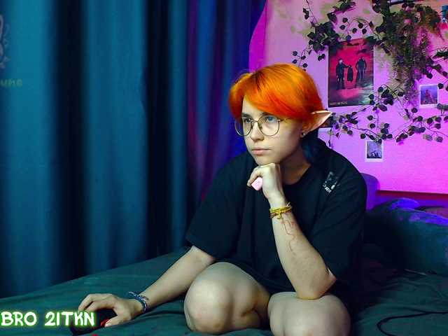 Tricky-Kitsune live cam on BongaCams