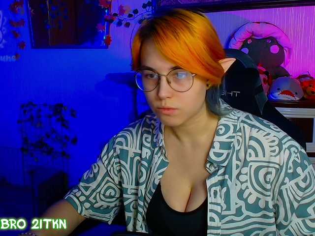 Tricky-Kitsune live cam on BongaCams