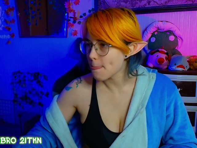 Tricky-Kitsune live cam on BongaCams