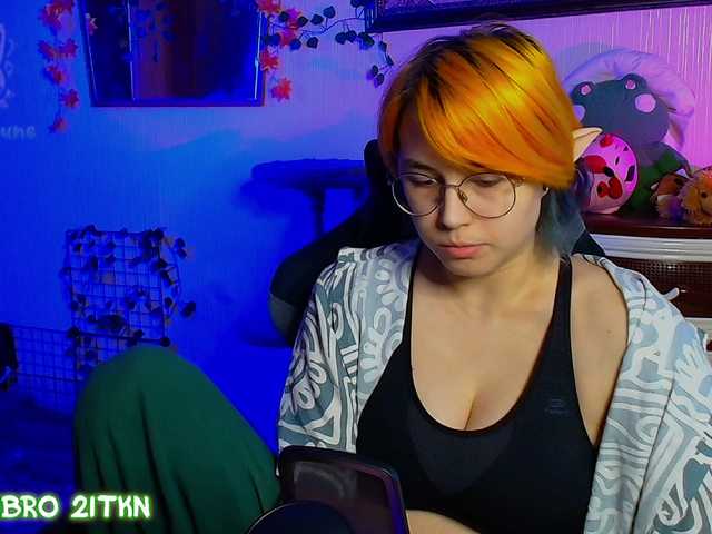 Tricky-Kitsune live cam on BongaCams