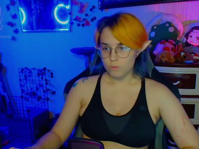 Tricky-Kitsune live cam on BongaCams