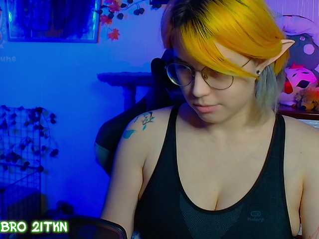 Tricky-Kitsune live cam on BongaCams