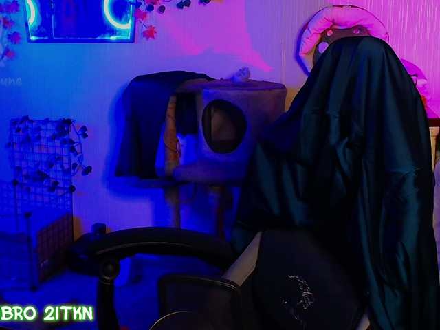 Tricky-Kitsune live cam on BongaCams