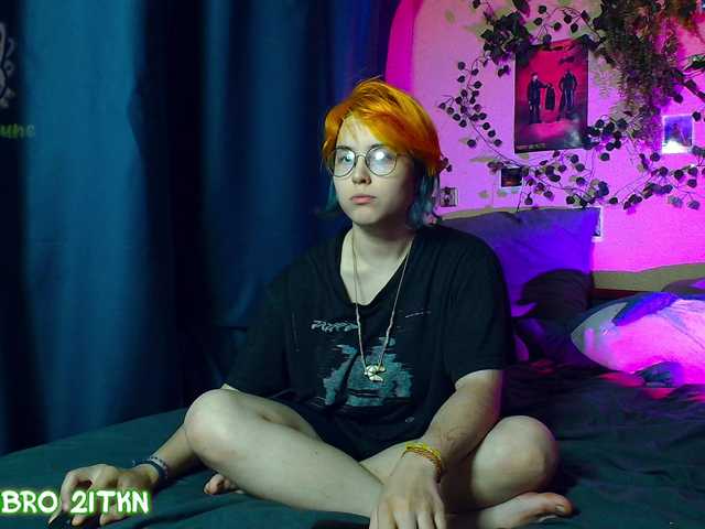 Tricky-Kitsune live cam on BongaCams