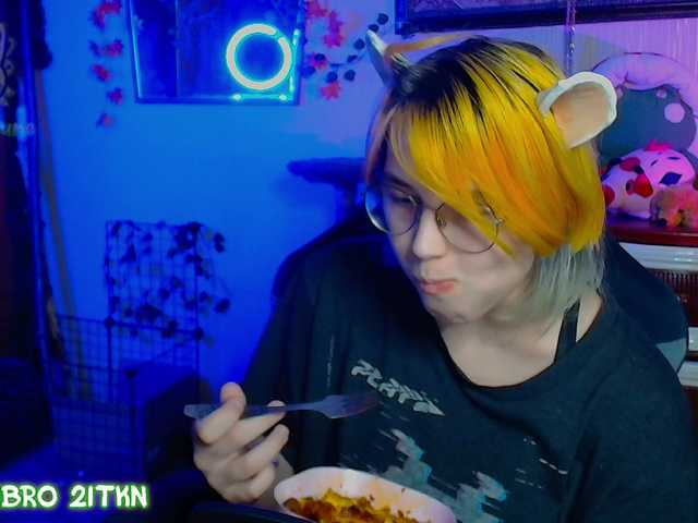 Tricky-Kitsune live cam on BongaCams