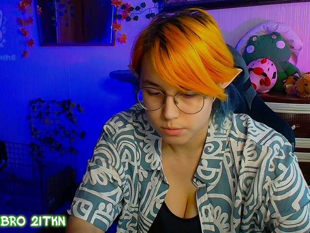 Tricky-Kitsune live cam on BongaCams