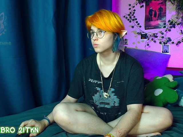 Tricky-Kitsune live cam on BongaCams