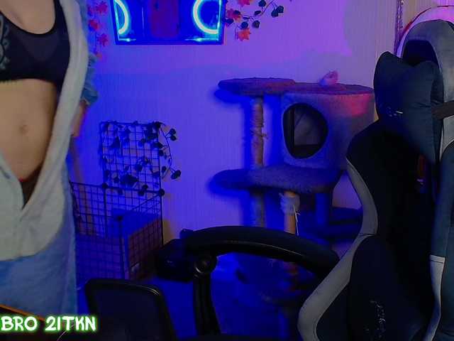 Tricky-Kitsune live cam on BongaCams
