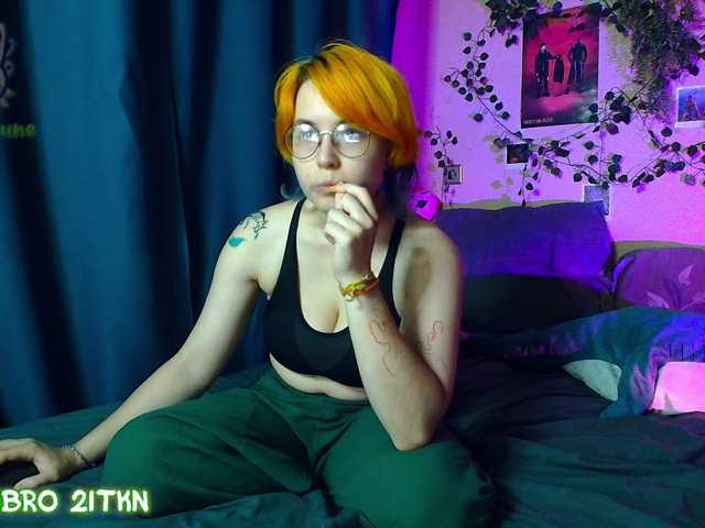Tricky-Kitsune live cam on BongaCams