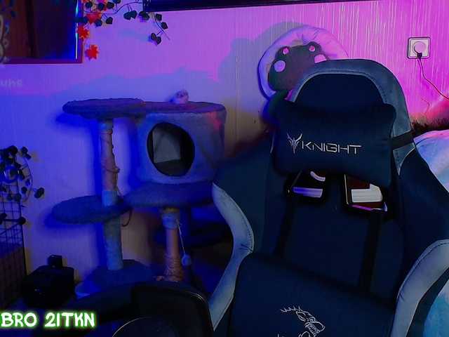 Tricky-Kitsune live cam on BongaCams