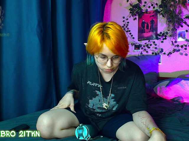 Tricky-Kitsune live cam on BongaCams