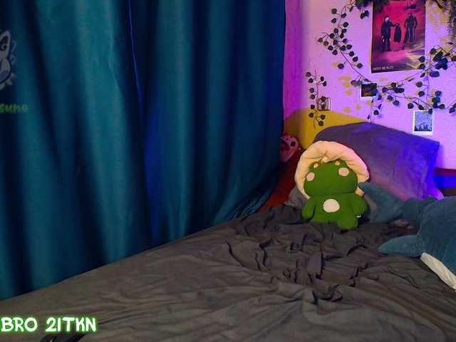 Tricky-Kitsune live cam on BongaCams