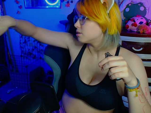 Tricky-Kitsune live cam on BongaCams