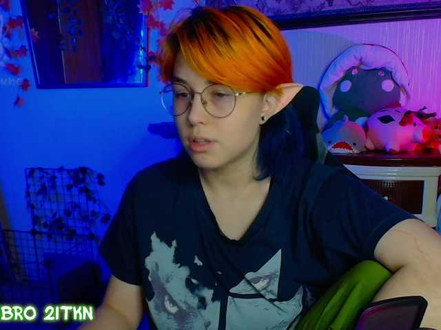 Tricky-Kitsune live cam on BongaCams
