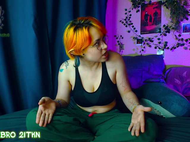 Tricky-Kitsune live cam on BongaCams