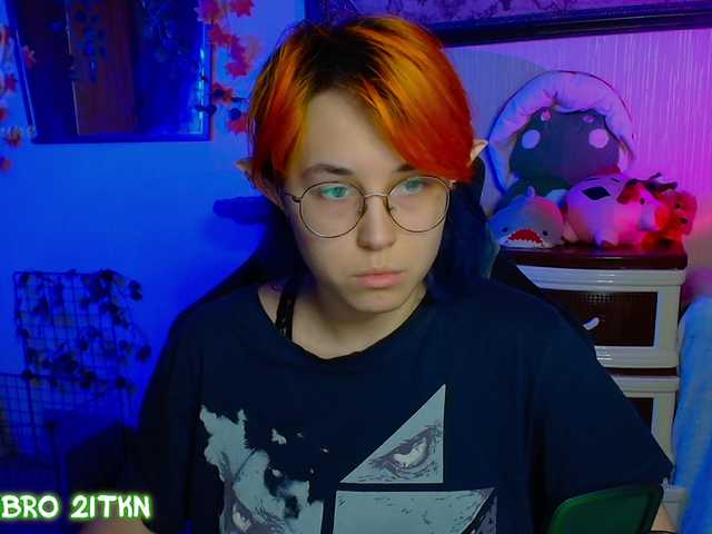 Tricky-Kitsune live cam on BongaCams
