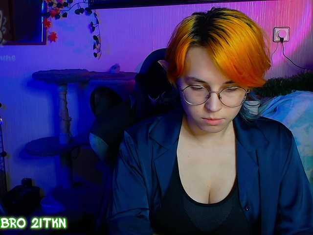 Tricky-Kitsune live cam on BongaCams
