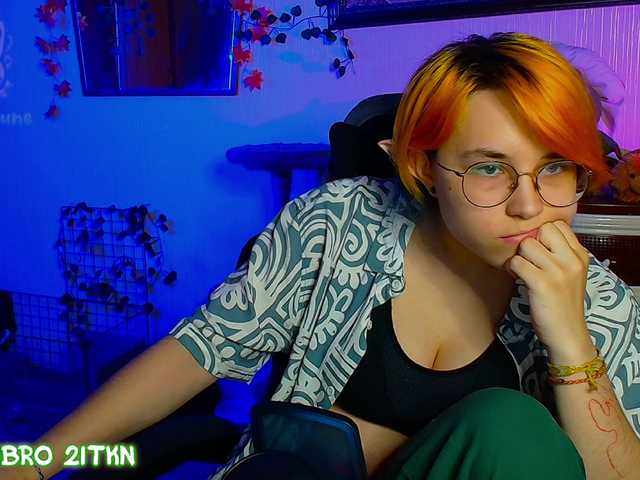 Tricky-Kitsune live cam on BongaCams